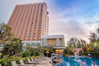 Golden Beach Cha-Am Hotel