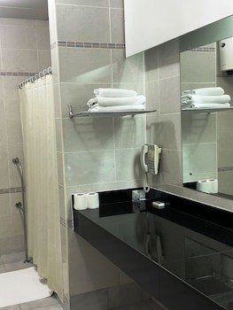 Grand Astoria Hotel