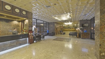 Grand Astoria Hotel