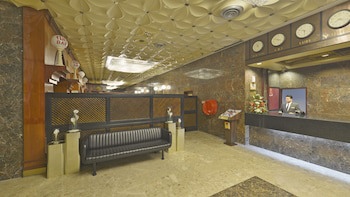 Grand Astoria Hotel