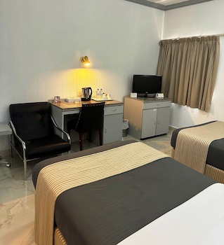 Grand Astoria Hotel