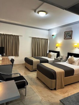 Grand Astoria Hotel