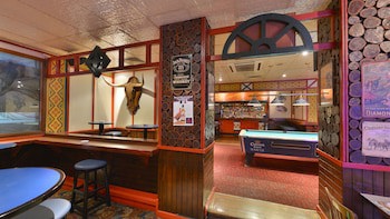 Grand Astoria Hotel