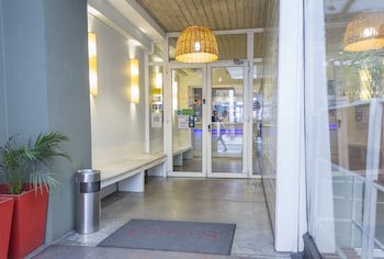 Circus Hotel & Hostel