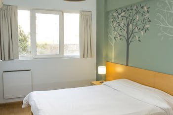 Circus Hotel & Hostel