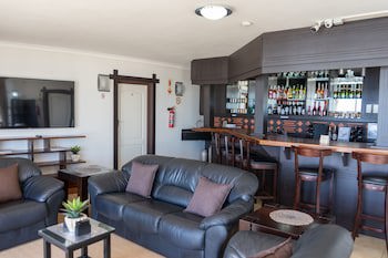 Bar T Nique Guest House