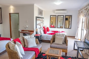 Bar T Nique Guest House