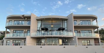 Bar T Nique Guest House