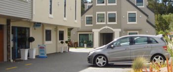 Athena Motel & Apartments