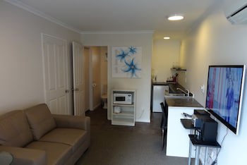 Athena Motel & Apartments