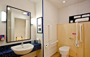 Holiday Inn Express Shrewsbury, An Ihg Hotel