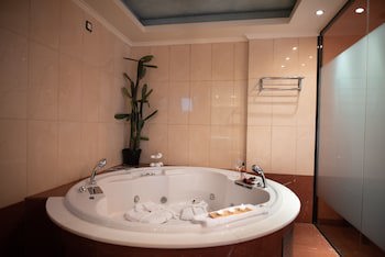 Anastazia Luxury Suites & Rooms