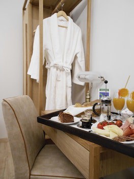 Anastazia Luxury Suites & Rooms