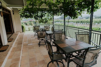 Cana Vineyard Guesthouse
