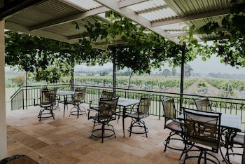 Cana Vineyard Guesthouse