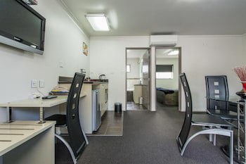151 On London Motel