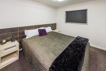 151 On London Motel