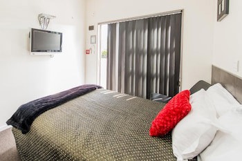151 On London Motel