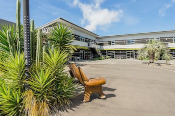 151 On London Motel