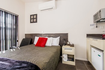 151 On London Motel