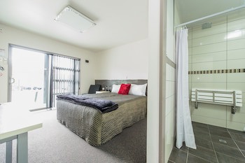151 On London Motel