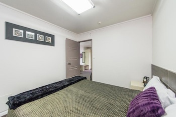 151 On London Motel