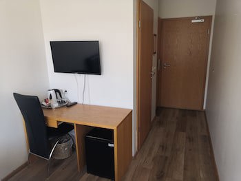 101 Guesthouse Hotel