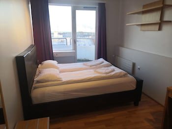 101 Guesthouse Hotel