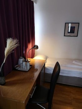 101 Guesthouse Hotel