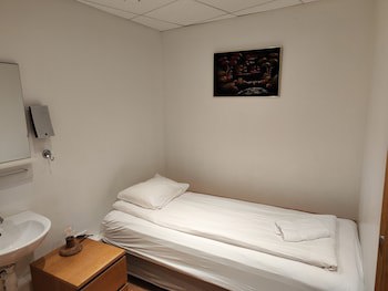 101 Guesthouse Hotel