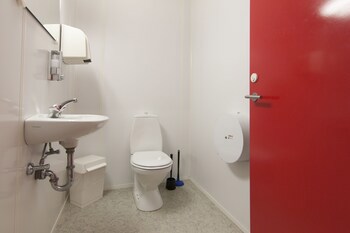 101 Guesthouse Hotel