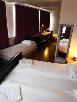 101 Guesthouse Hotel