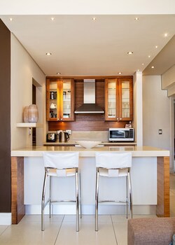 Marine Square Luxury Holiday Suites - Apartments