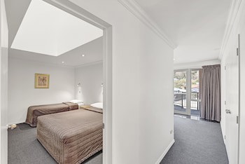 The Hotel Nelson