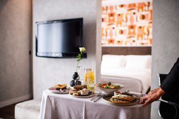 Crystal Hotel Belgrade