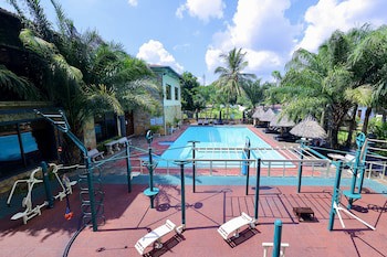 Colosseum Hotel & Fitness Club
