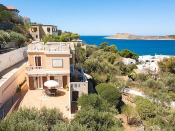 Myrties Boutique Apartments