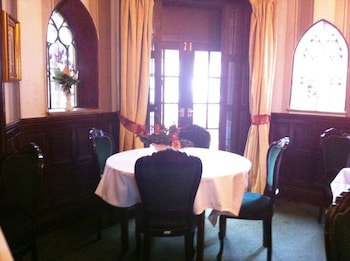 Georgian House Hotel