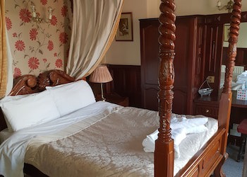 Georgian House Hotel