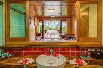 Sanctuary Rarotonga-On The Beach - Adults Only
