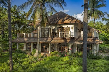 Breezes Beach Club & Spa