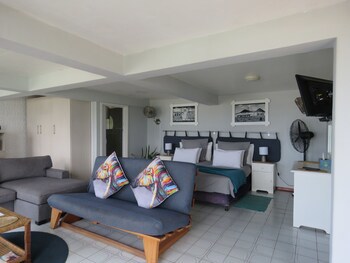 Beachcomber Bay - Guest House