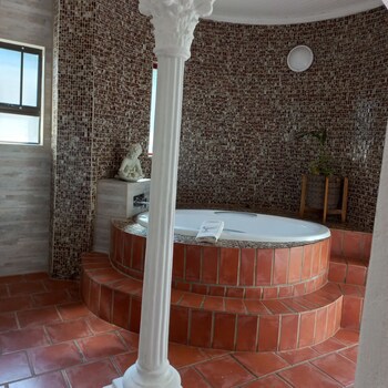 Beachcomber Bay - Guest House