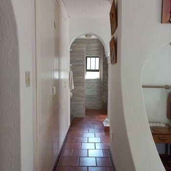 Beachcomber Bay - Guest House