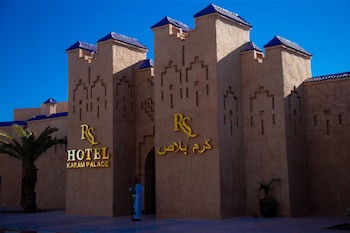 Hotel Karam Palace