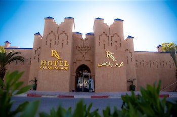 Hotel Karam Palace