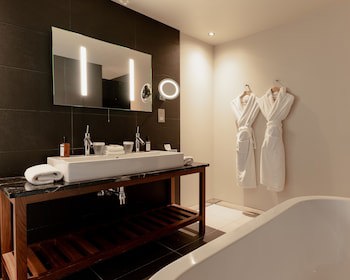 Abode Chester