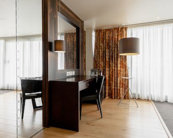Abode Chester