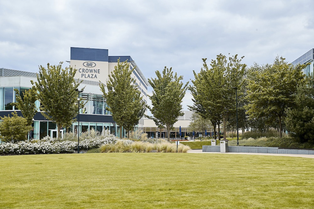 Crowne Plaza Reading by IHG