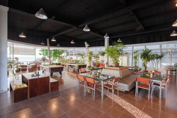 Al's Resort